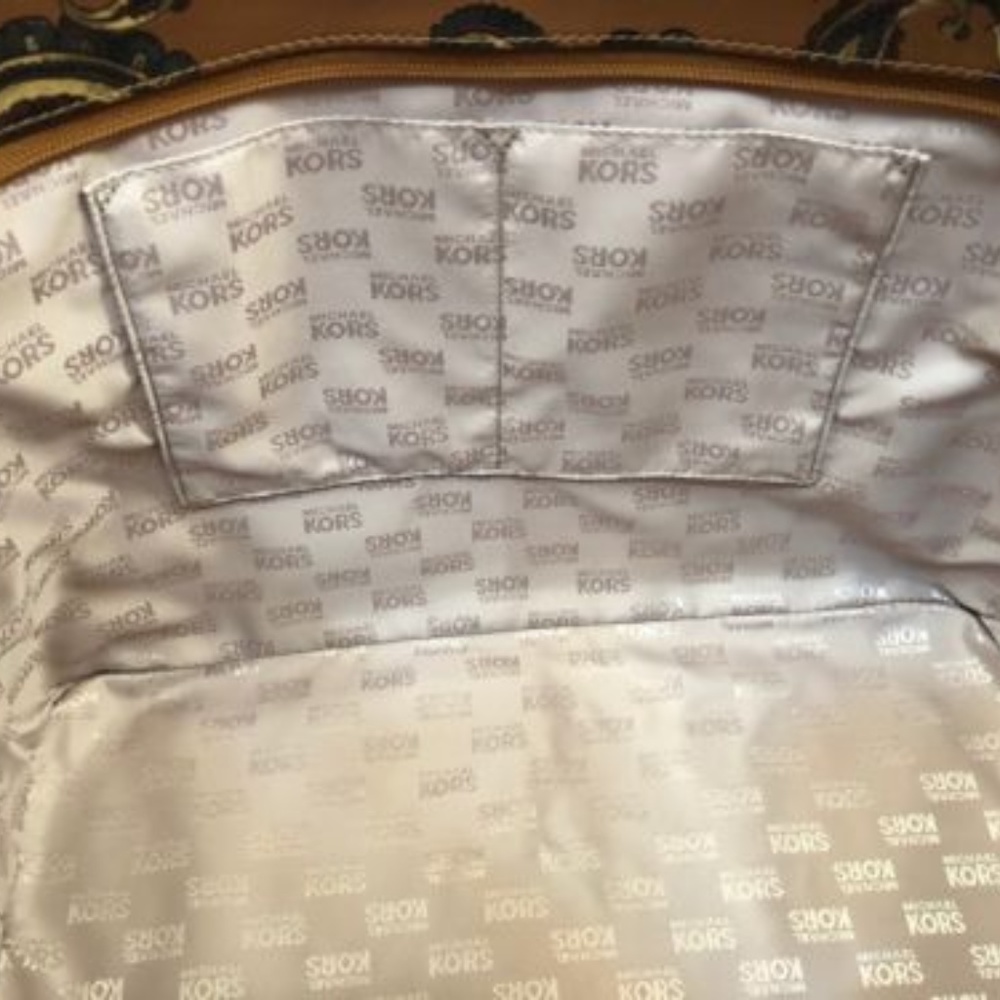 MICHAEL KORS EMRY LUGGAGE PRAISLEY LARGE TZ TOTE - Picture 4 of 8